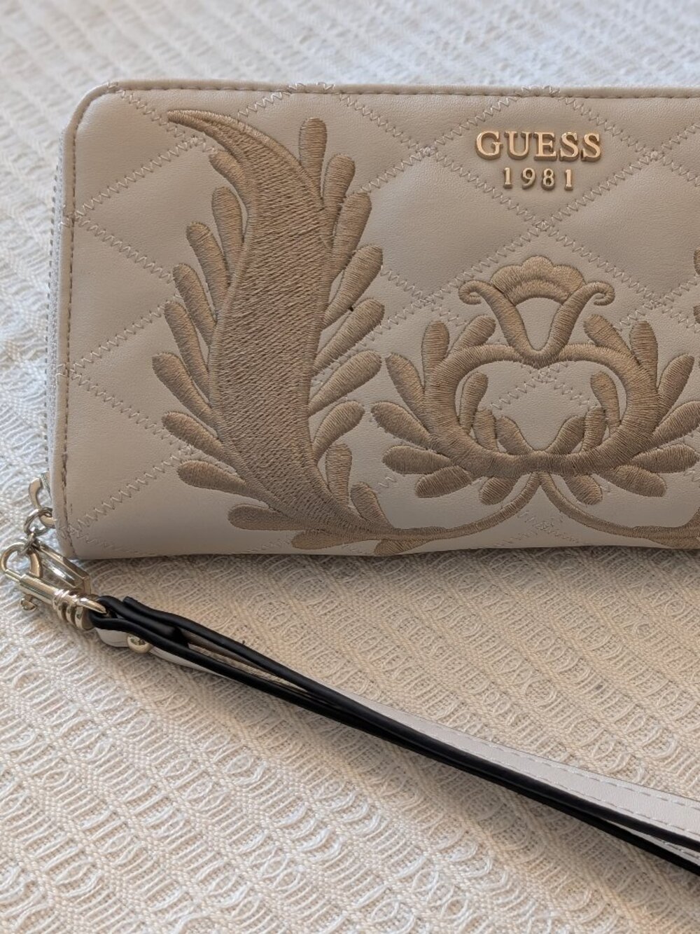 Guess Wristlet